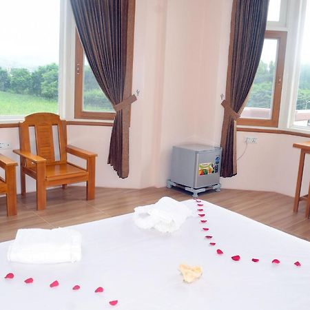Five One Star Hotel Nyaung Shwe Extérieur photo