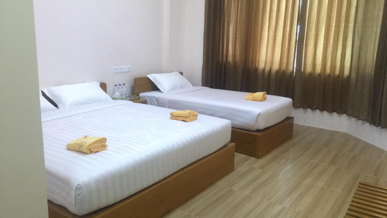 Five One Star Hotel Nyaung Shwe Extérieur photo