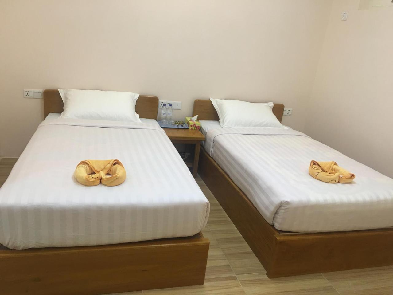 Five One Star Hotel Nyaung Shwe Extérieur photo