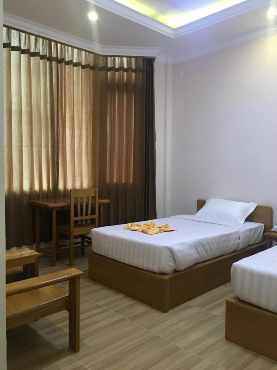 Five One Star Hotel Nyaung Shwe Extérieur photo