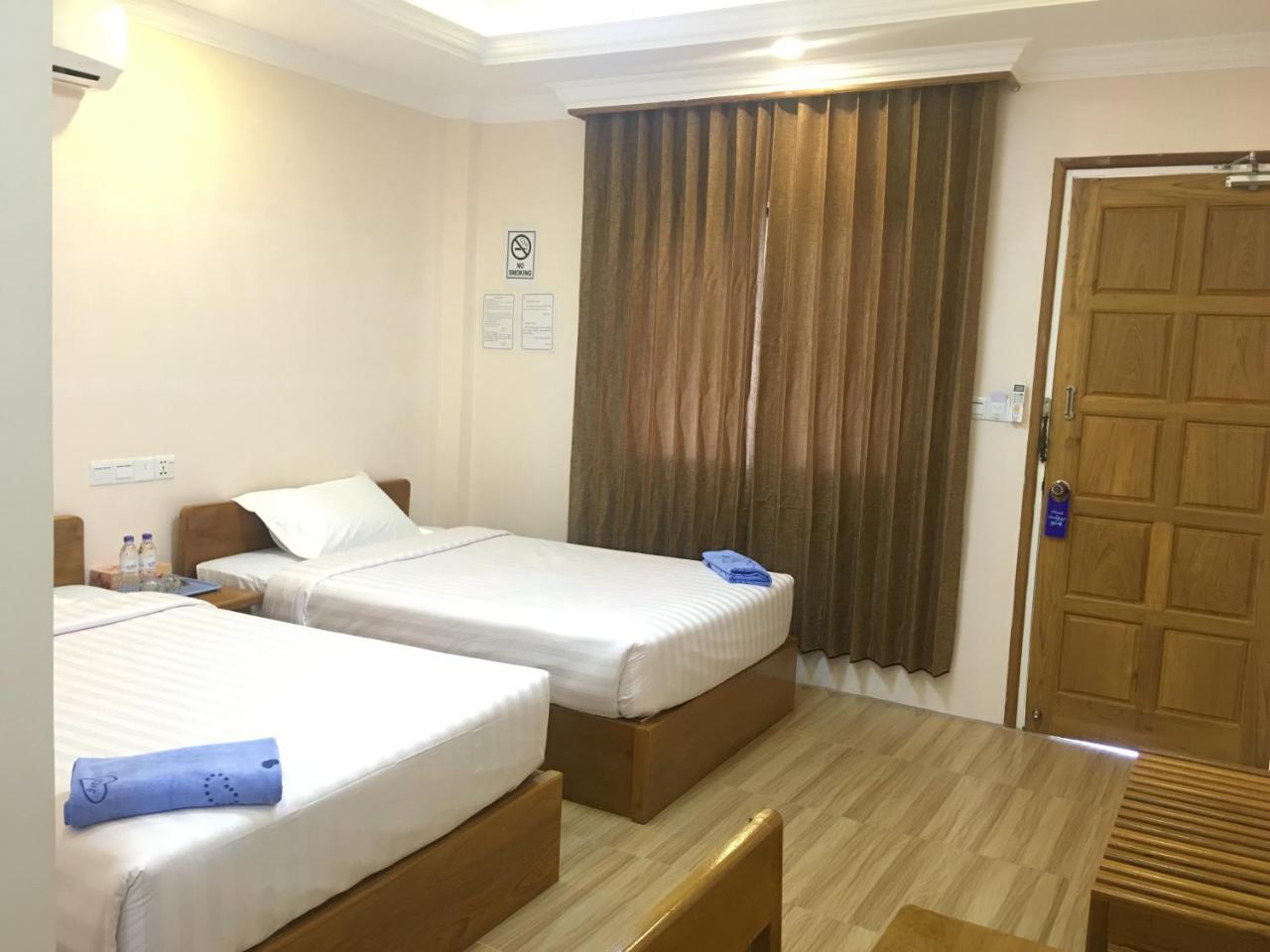 Five One Star Hotel Nyaung Shwe Extérieur photo