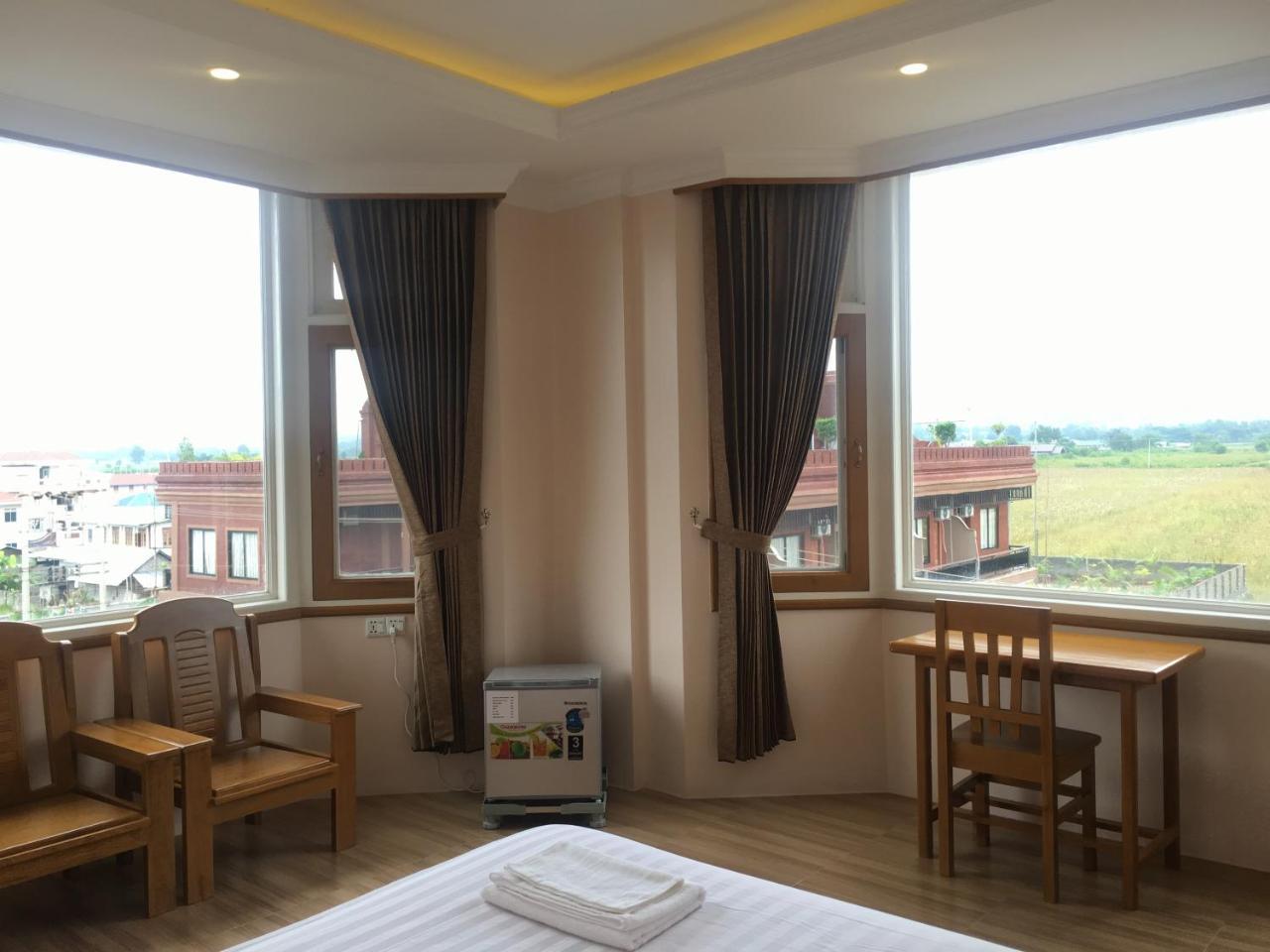 Five One Star Hotel Nyaung Shwe Extérieur photo